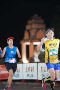 BIB: 101, 40377
                            <button type="button" onclick="openModal(19760392)" class="btn btn-primary btn-sm float-right btn-popup" data-toggle="modal" data-target=".modal-high-quality">
                        <i class="fas fa-shopping-cart"></i> Add to Cart
                    </button>
                                            <button type="button" onclick="isThisMe(19760392, true)" class="btn btn-success btn-sm float-right btn-popup btn-isme hidden" data-toggle="tooltip" data-placement="bottom" title="นี่คือรูปของคุณใช่ไหม คลิกที่นี่เพื่อเอาเข้าอัลบั้ม">
                        <i class="fas fa-plus"></i> Add to album
                    </button>
                    <button type="button" onclick="isThisMe(19760392, false)" class="btn btn-warning btn-sm float-right btn-popup btn-isnotme hidden">
                        <i class="fas fa-ban"></i> Remove from album
                    </button>